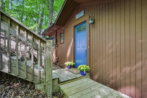 $615,000 | 512 Natchez Lane, Sugar Grove, OH 43155