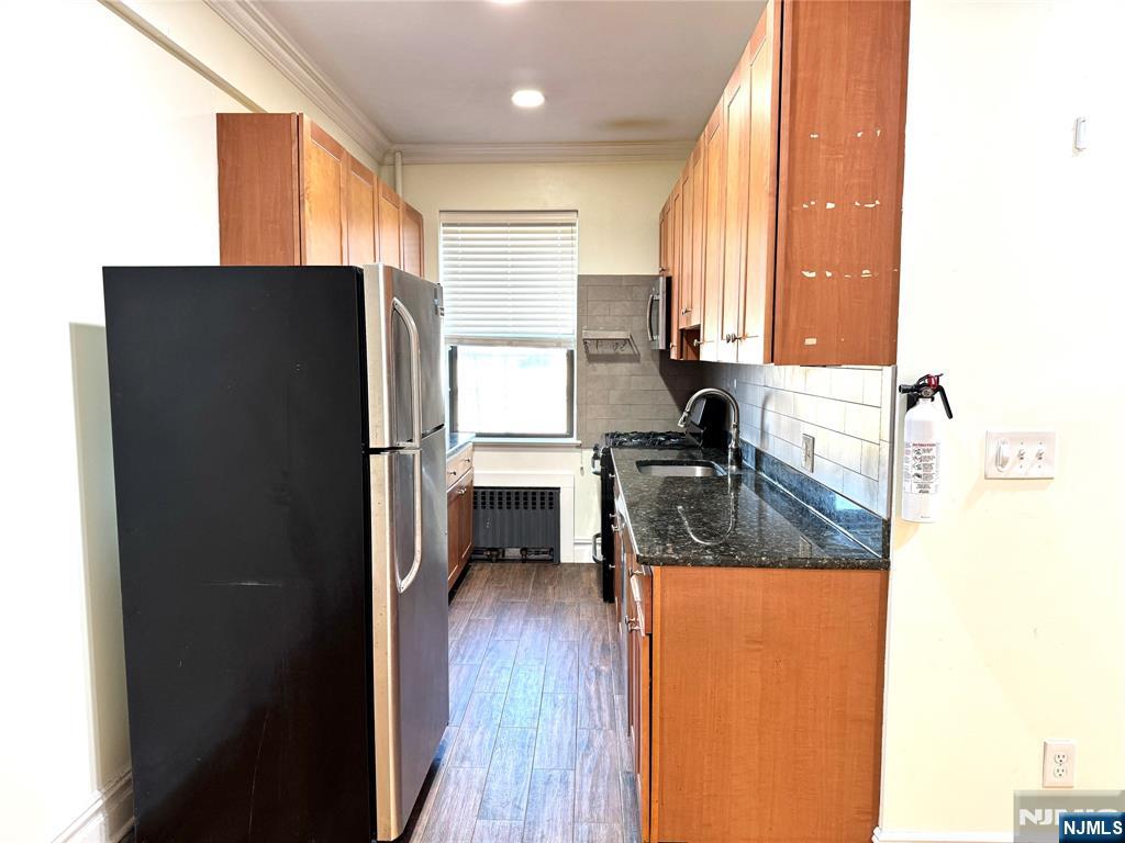 855 Broad Avenue, Unit B2 Ridgefield, NJ 07657 - Photo 5 of 18 Gallery Image 5