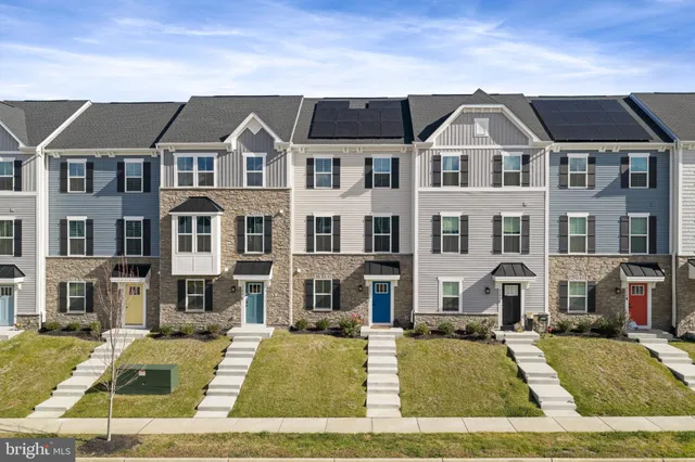 $475,000 | 9342 Tanfield Drive, Fredericksburg, VA 22408