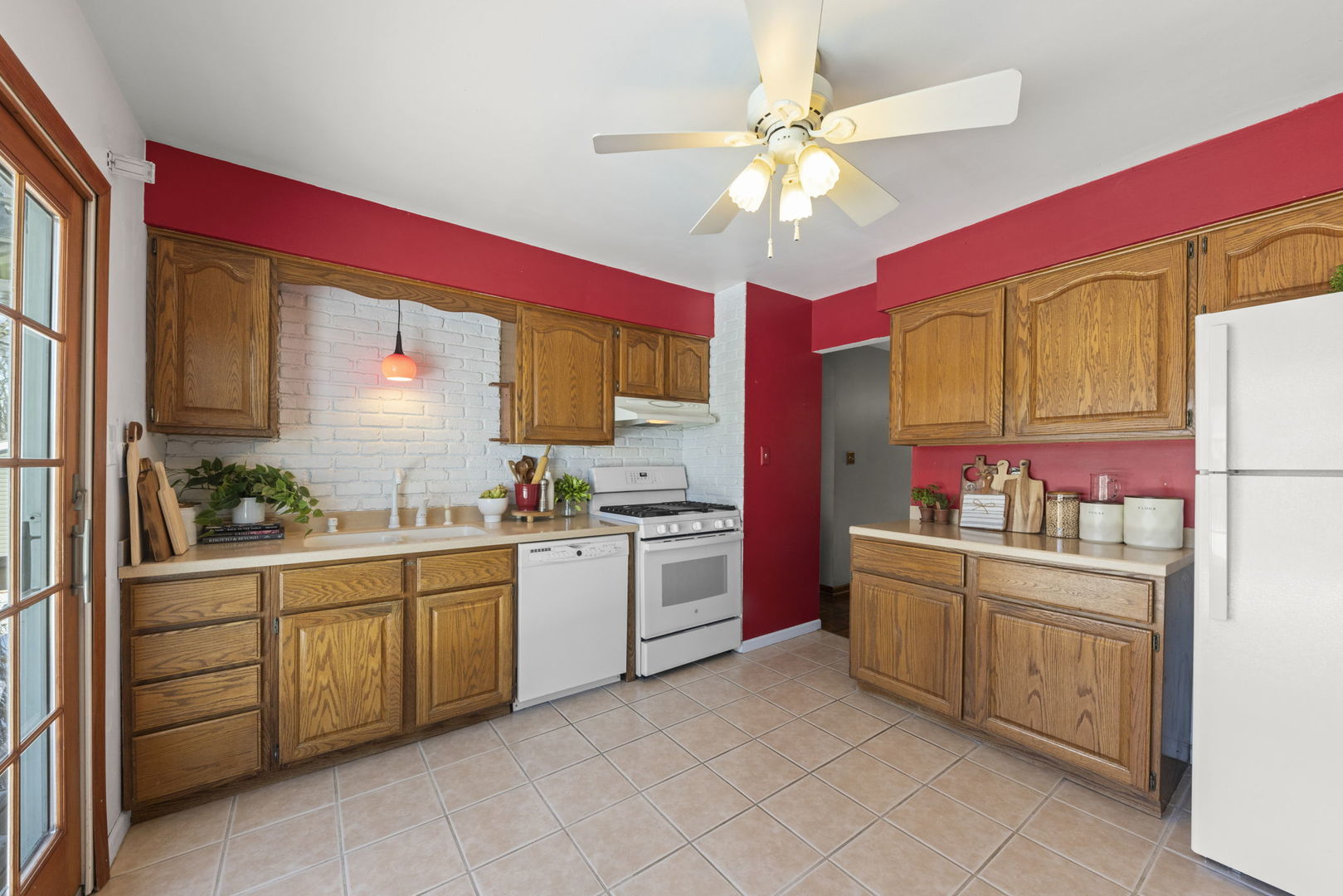 1922 Cambridge Lane Wheaton, IL 60189 - Photo 11 of 22