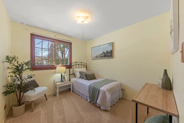 $385,000 | 1922 Cambridge Lane, Wheaton, IL 60189