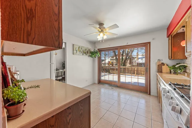 $385,000 | 1922 Cambridge Lane, Wheaton, IL 60189