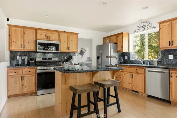 $469,000 | 30701 Knoll View Drive, Running Springs, CA 92382