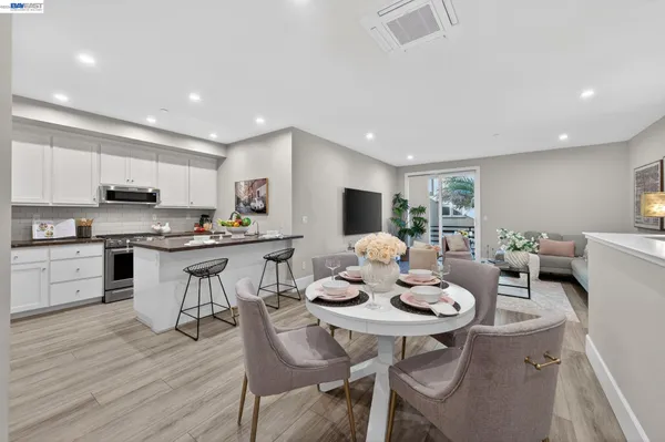 $899,000 | 5425 Melissa Lane, Unit 221, Dublin, CA 94568