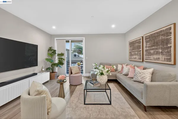 $899,000 | 5425 Melissa Lane, Unit 221, Dublin, CA 94568