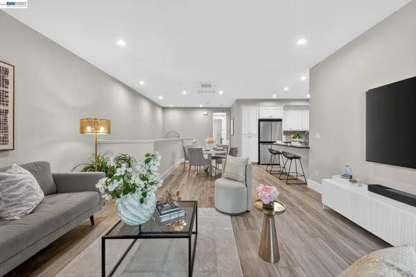 $899,000 | 5425 Melissa Lane, Unit 221, Dublin, CA 94568