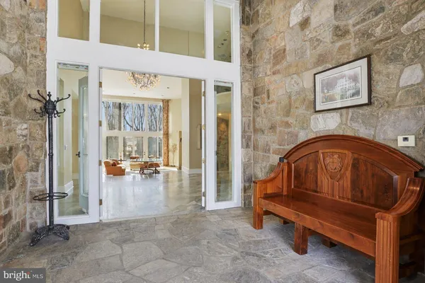 a view of front door with entryway