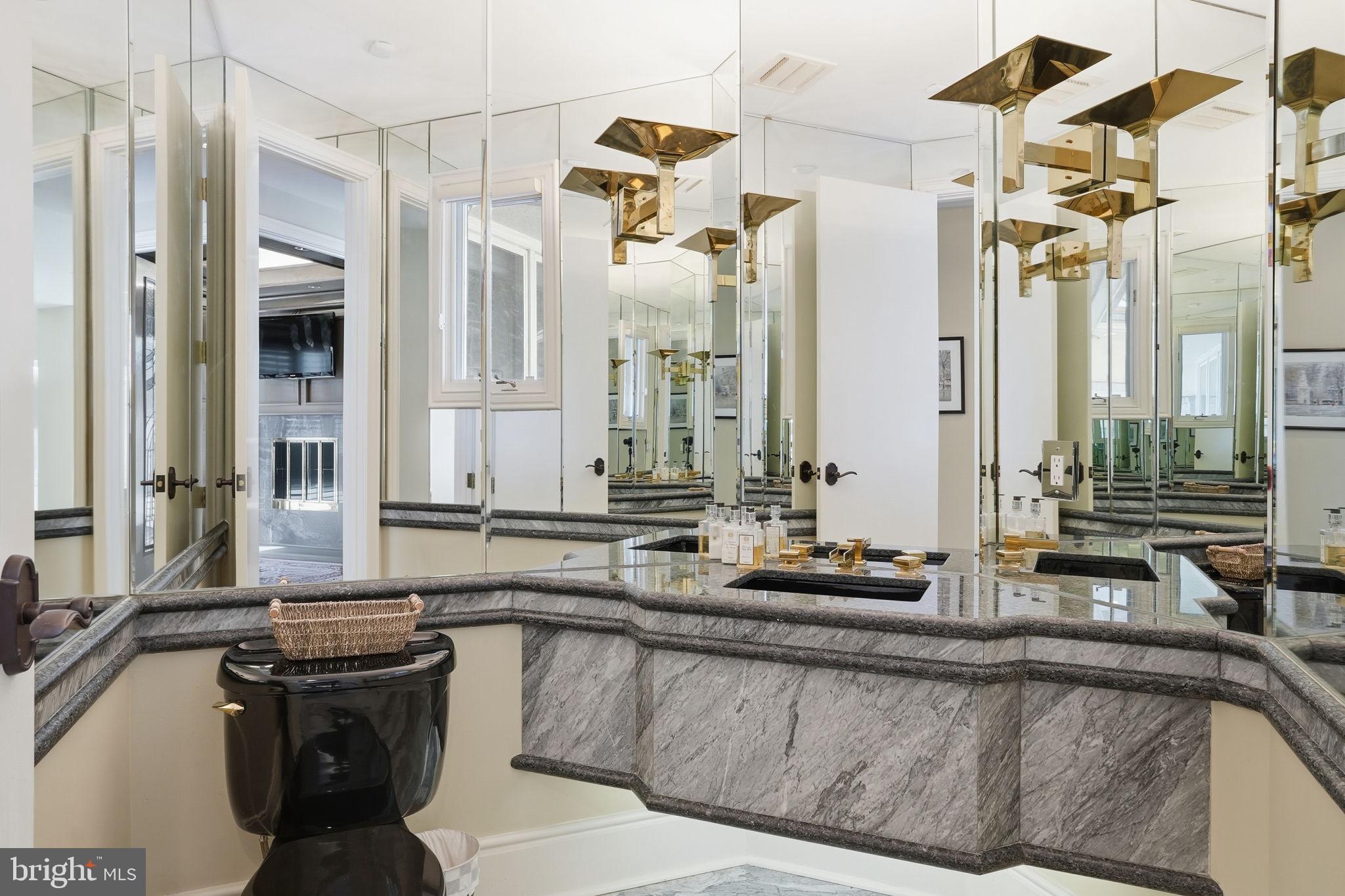 11940 River Road Potomac, MD 20854 - Photo 27 of 69 Powder Room