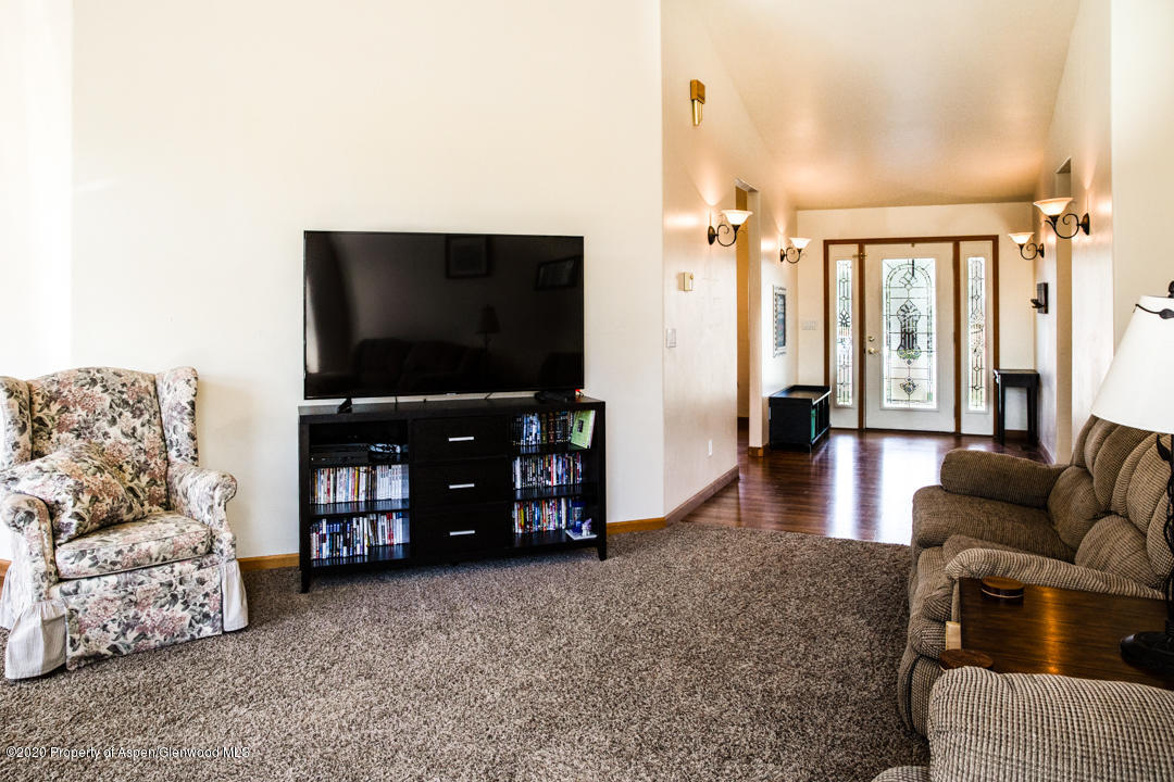 30 Ridge View Place Parachute, CO 81635 - Photo 6 of 14 Living Room