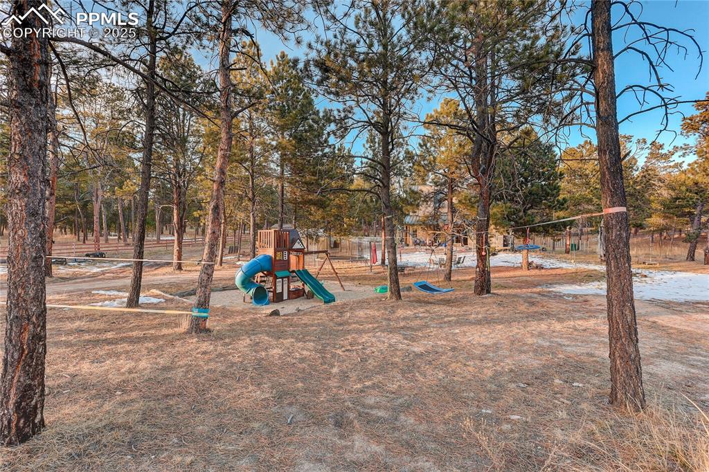 9920 Hodgen Road Colorado Springs, CO 80908 - Photo 33 of 49 a view of outdoor space with seating
