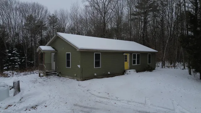 $310,000 | 128 South Taylor Road, Mount Vernon, ME 04352