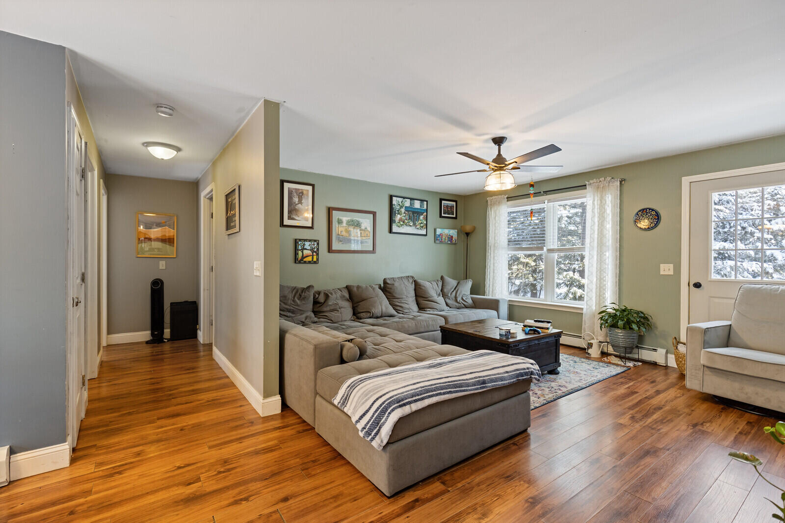 128 South Taylor Road Mount Vernon, ME 04352 - Photo 19 of 36 Living room