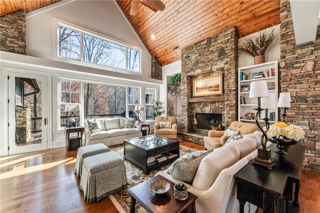 805 Top Ridge Drive Sunset, SC 29685 - Photo 7 of 46