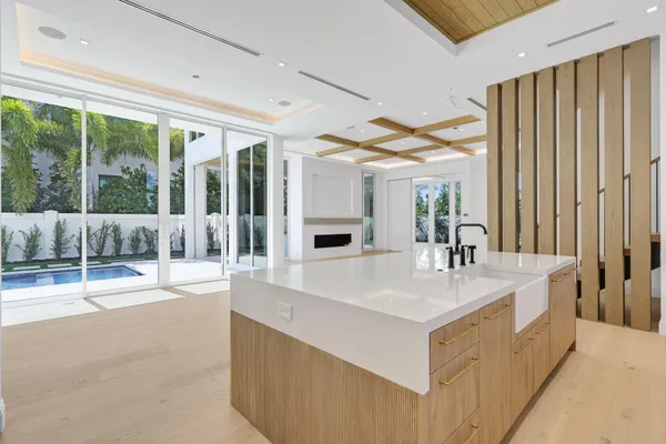 $4,800,000 | 330 Grove Place, Delray Beach, FL 33444