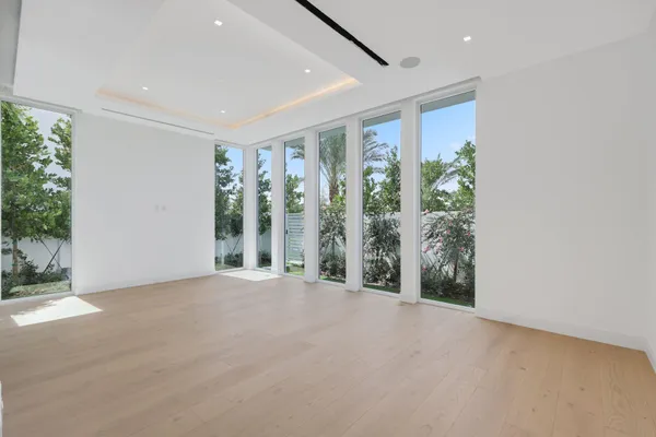 $4,800,000 | 330 Grove Place, Delray Beach, FL 33444