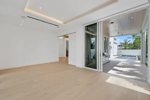 $4,800,000 | 330 Grove Place, Delray Beach, FL 33444