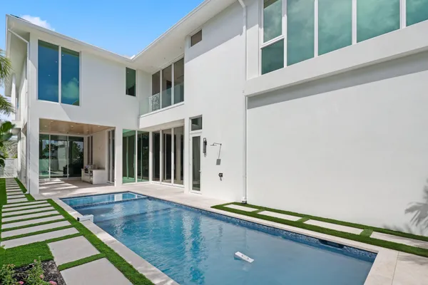 $4,800,000 | 330 Grove Place, Delray Beach, FL 33444