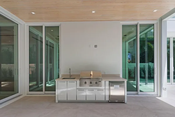 $4,800,000 | 330 Grove Place, Delray Beach, FL 33444