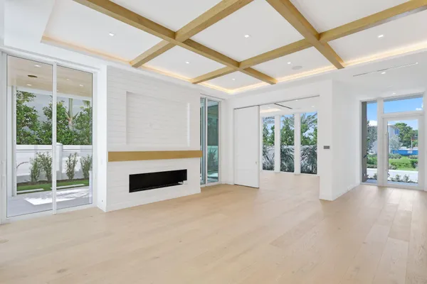 $4,800,000 | 330 Grove Place, Delray Beach, FL 33444