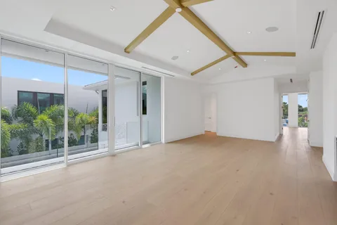 $4,800,000 | 330 Grove Place, Delray Beach, FL 33444
