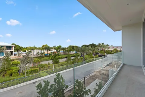 $4,800,000 | 330 Grove Place, Delray Beach, FL 33444