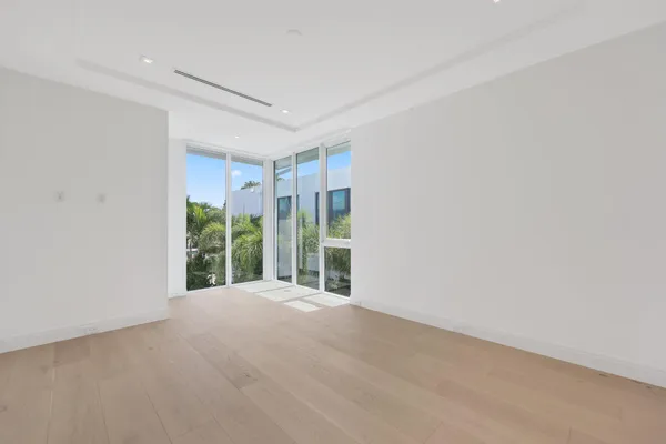 $4,800,000 | 330 Grove Place, Delray Beach, FL 33444