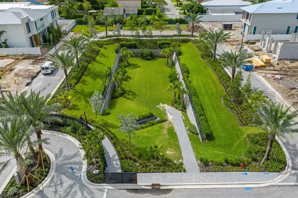 $4,800,000 | 330 Grove Place, Delray Beach, FL 33444