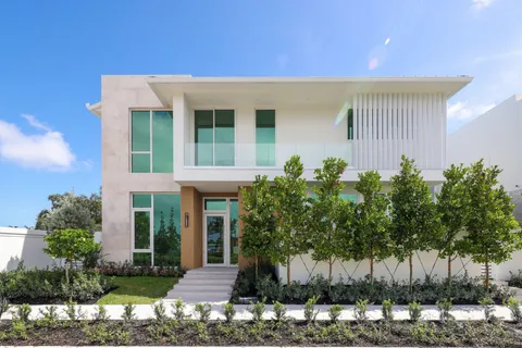 $4,800,000 | 330 Grove Place, Delray Beach, FL 33444