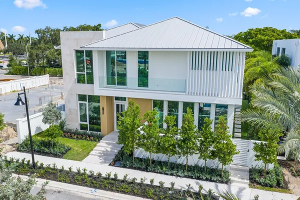$4,800,000 | 330 Grove Place, Delray Beach, FL 33444