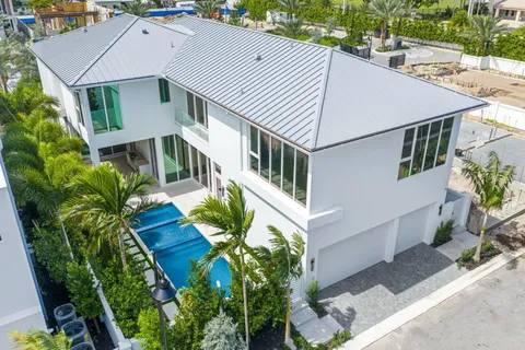 $4,800,000 | 330 Grove Place, Delray Beach, FL 33444