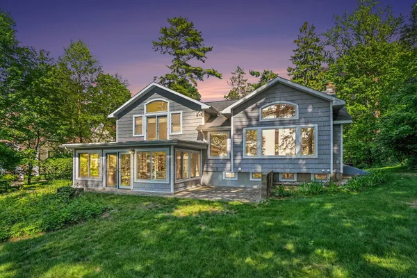 $1,295,000 | 76675 11th Avenue, South Haven, MI 49090