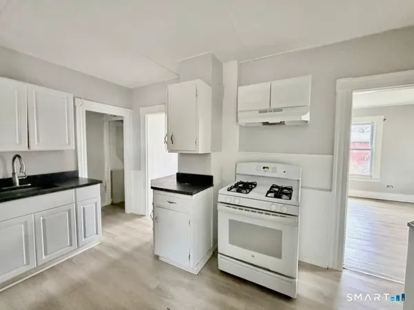 $1,500 | 15 Bassett Street, Unit 1L, Ansonia, CT 06401