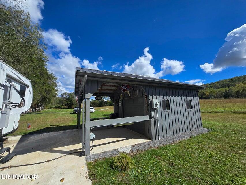 20377 Wilderness Road Rose Hill, VA 24281 - Photo 8 of 49 20251014002634260886000000-o