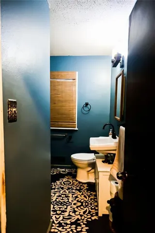 $149,900 | 7012 Kentucky Avenue, Raytown, MO 64133