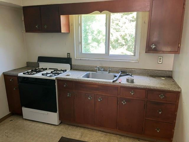 42 Grace Street McKees Rocks, PA 15136 - Photo 4 of 11 Gallery Image 4