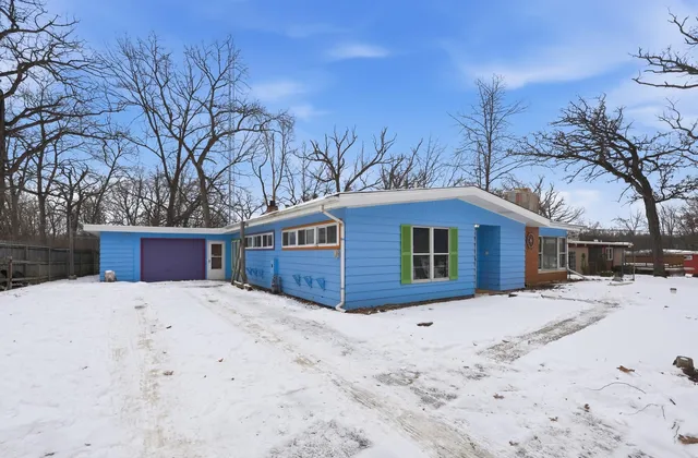 $155,000 | 22939 Sherman Road, Steger, IL 60475