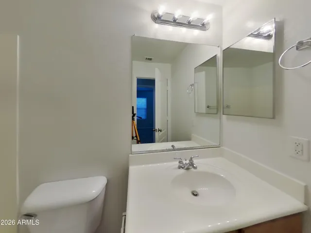 $1,999 | 4012 South 56th Avenue, Phoenix, AZ 85043