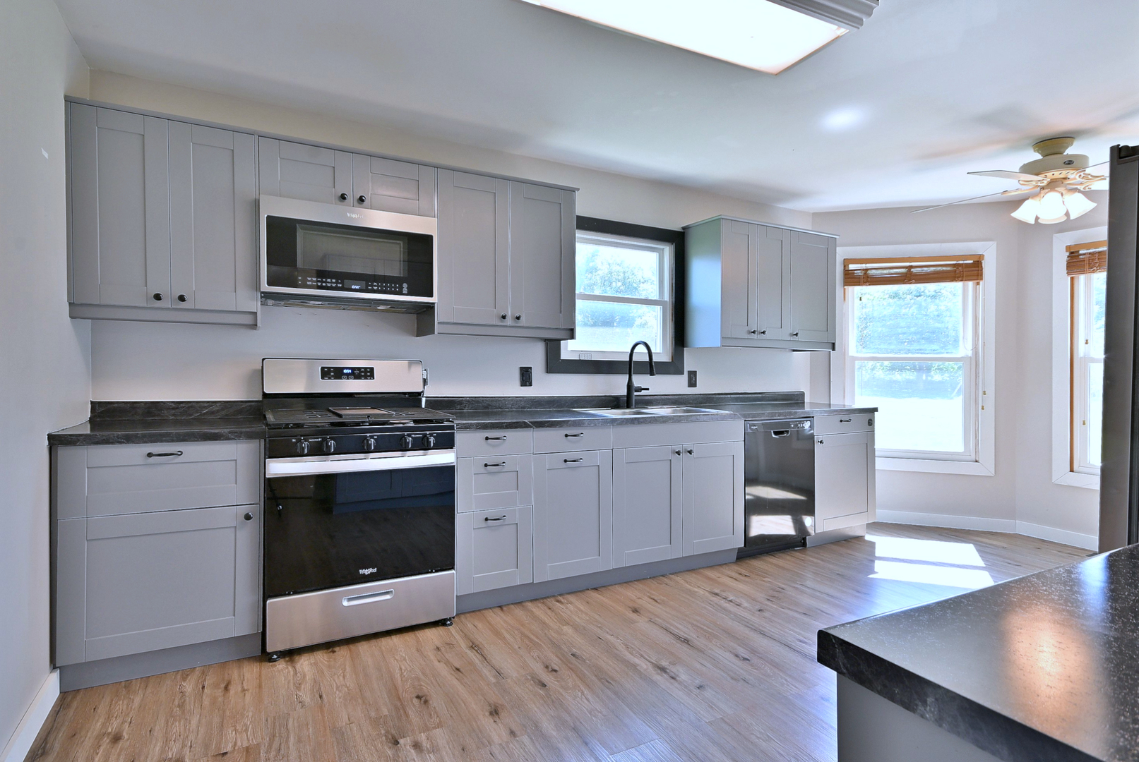 506 East Rennesoy Drive Newark, IL 60541 - Photo 11 of 37