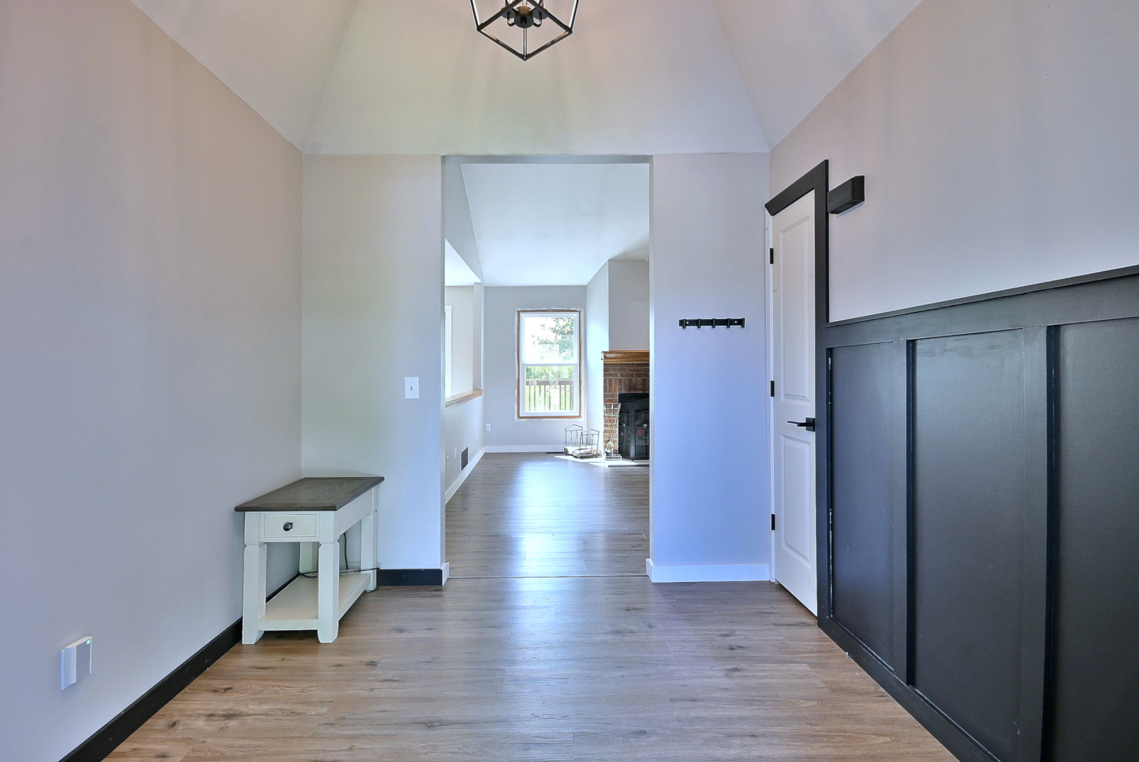 506 East Rennesoy Drive Newark, IL 60541 - Photo 4 of 37