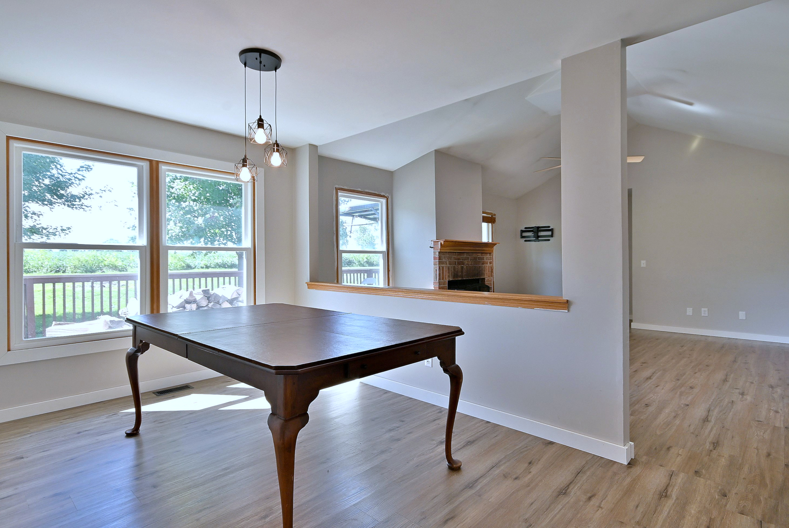 506 East Rennesoy Drive Newark, IL 60541 - Photo 10 of 37