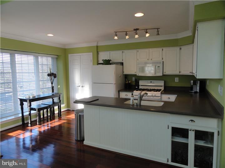 84 Andover Court Chesterbrook, PA 19087 - Photo 4 of 21 Kitchen