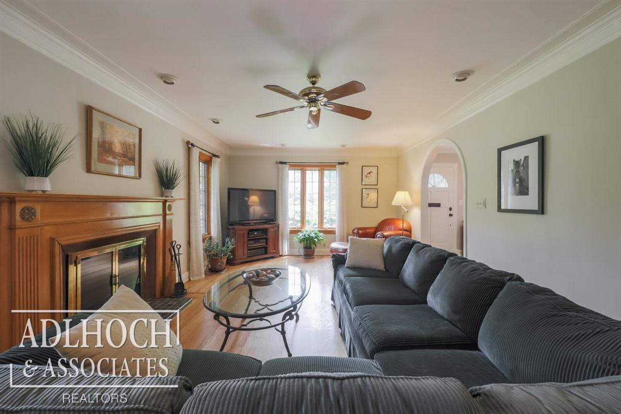 789 Pemberton Road Grosse Pointe, MI 48230 - Photo 9 of 42 50046380-8.JPG