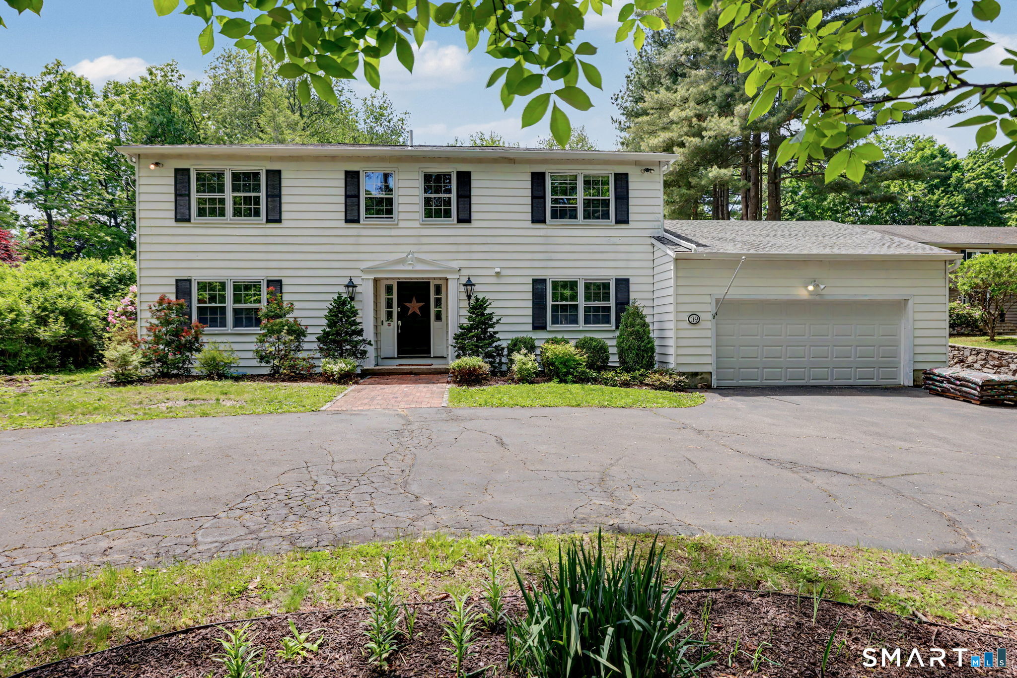 39 Cranbury Road Norwalk, CT 06851 - Photo 1 of 37