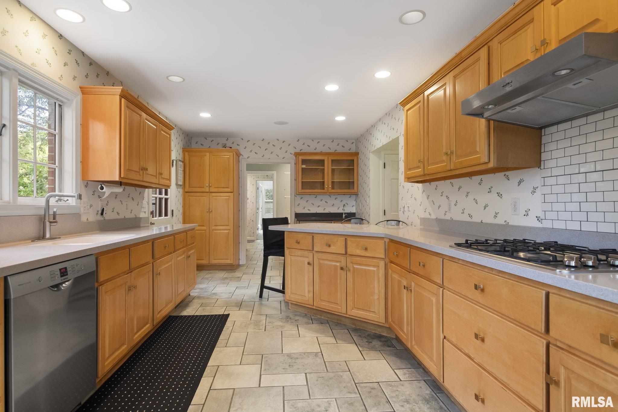 26 Pine Tree Drive Springfield, IL 62704 - Photo 16 of 47 Gallery Image 16