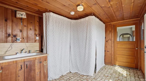 $215,000 | 8370 North 300 West, Markle, IN 46770