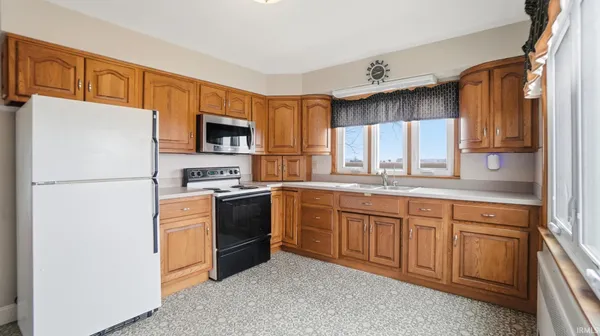 $215,000 | 8370 North 300 West, Markle, IN 46770