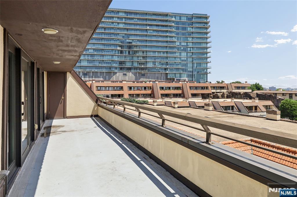 300 Gorge Road, Unit 57 Cliffside Park, NJ 07010 - Photo 27 of 31