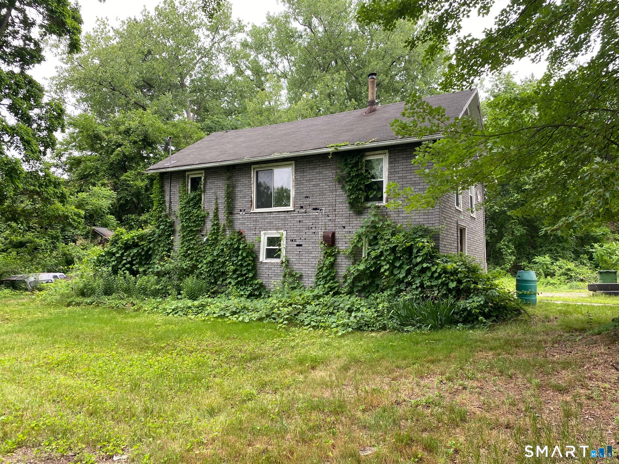 245 Deerfield Road Windsor, CT 06095 - Photo 11 of 27 Back side of barn.