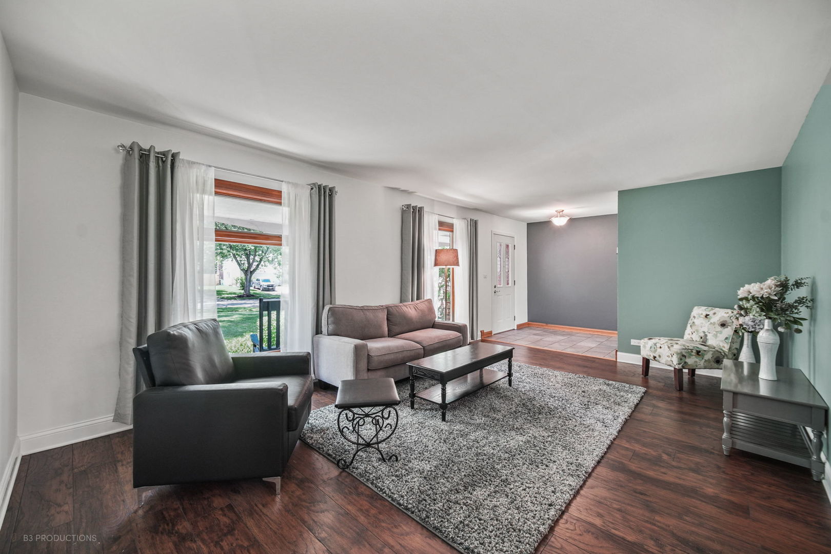 416 Green Valley Drive Naperville, IL 60540 - Photo 6 of 27 a living room with furniture and wooden floor