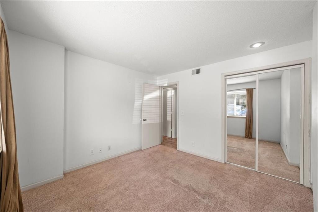 11110 Nieman Road, Unit 101 Overland Park, KS 66210 - Photo 13 of 19
